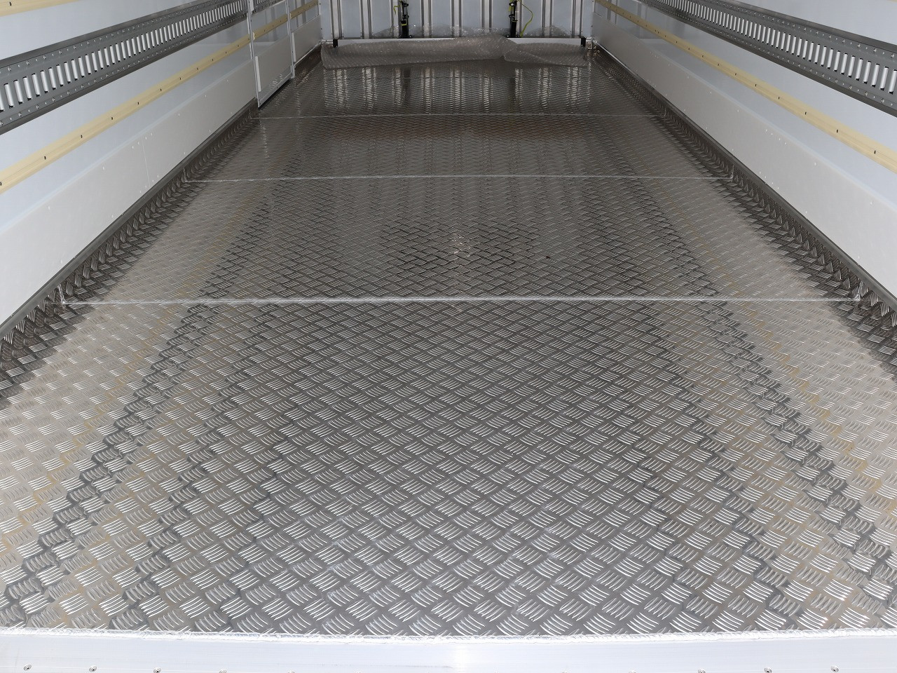 三菱 ファイター 2KG-FK65F(2WD)の写真6