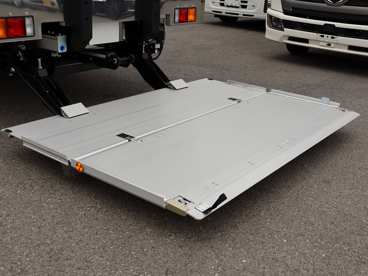 三菱 ファイター 2KG-FK65F(2WD)の写真12