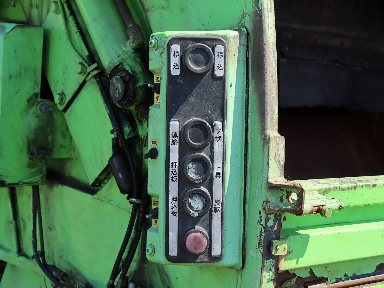 いすゞ フォワード PB-FRR35D3S(2WD)の写真15