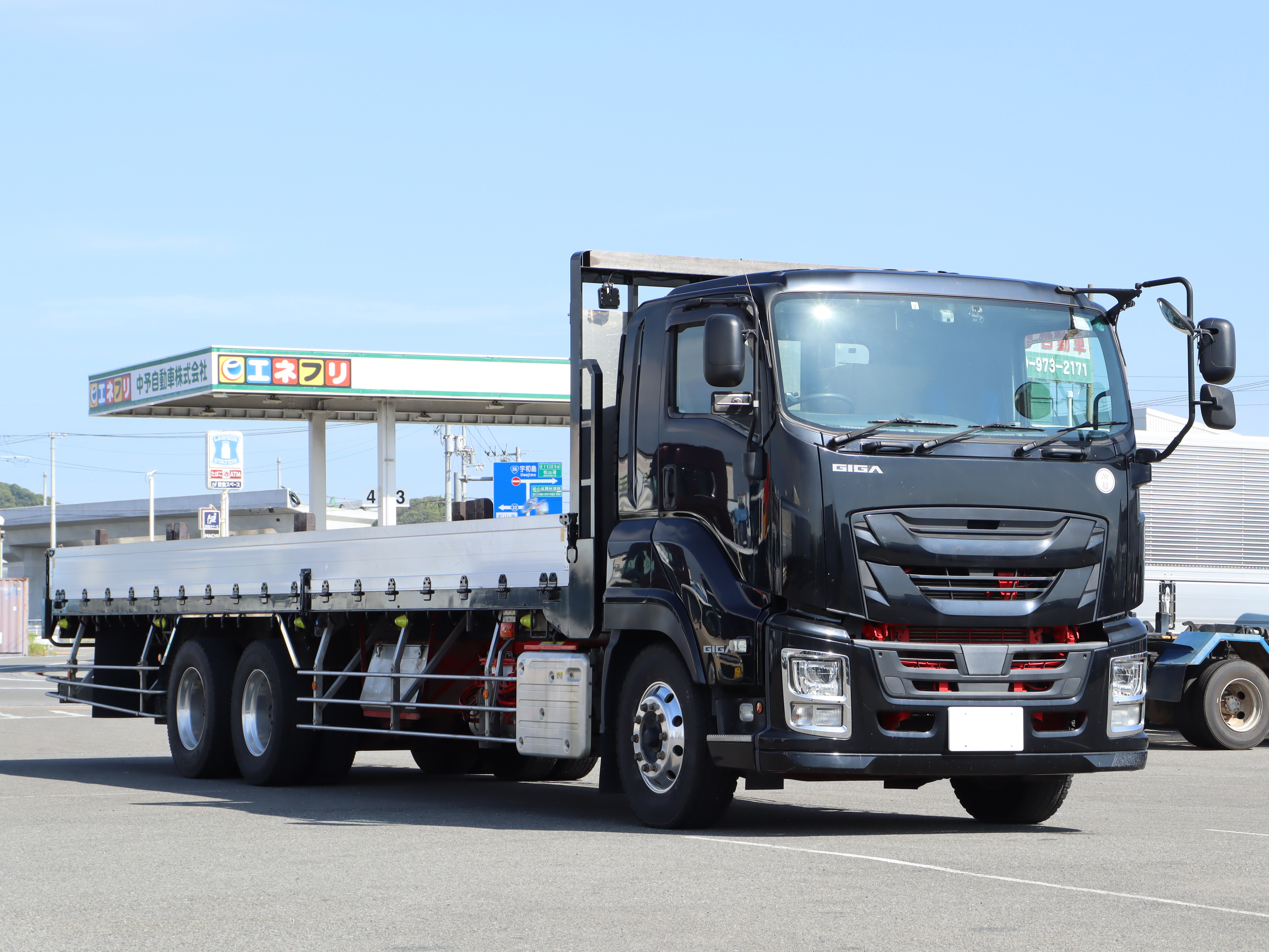 いすゞ ギガ 2PG-CYY77C(6x4)の写真3