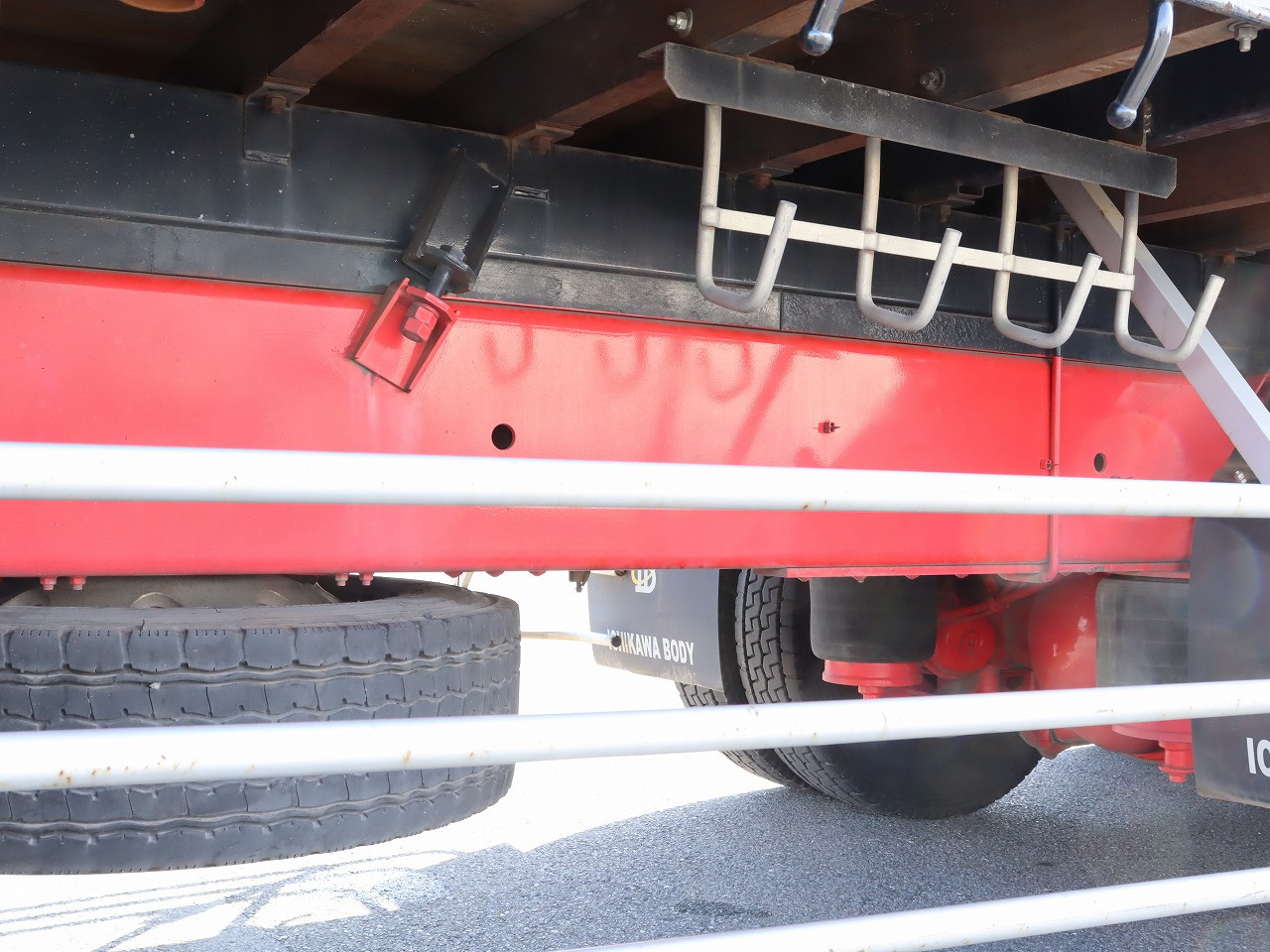 いすゞ ギガ 2PG-CYY77C(6x4)の写真14