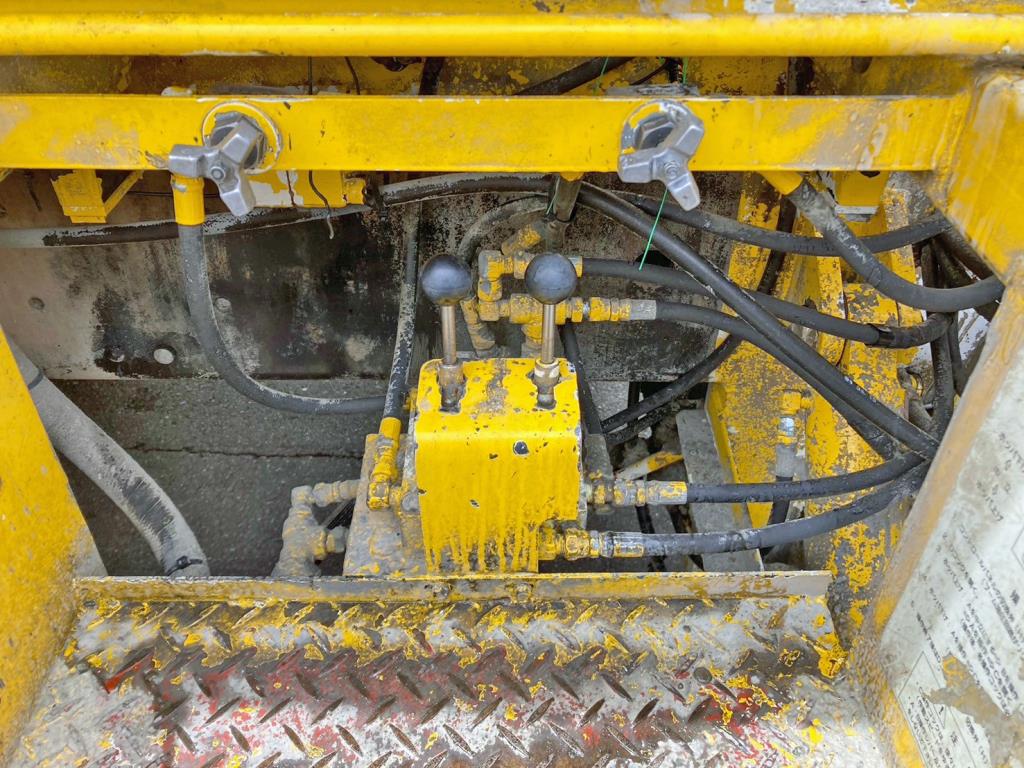 ホッパー開閉の操作レバー等です。|三菱 スーパーグレート QDG-FV50VY改の写真33