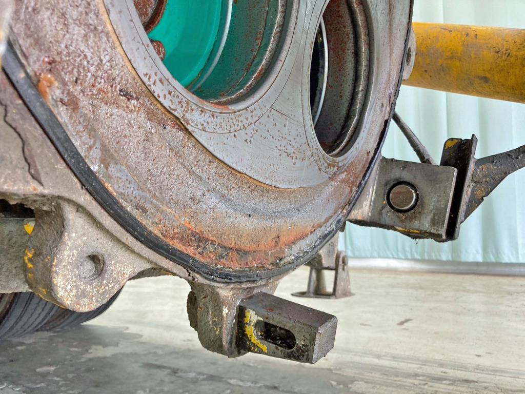 下部にヘコミがあります。|三菱 スーパーグレート QDG-FV50VY改の写真43