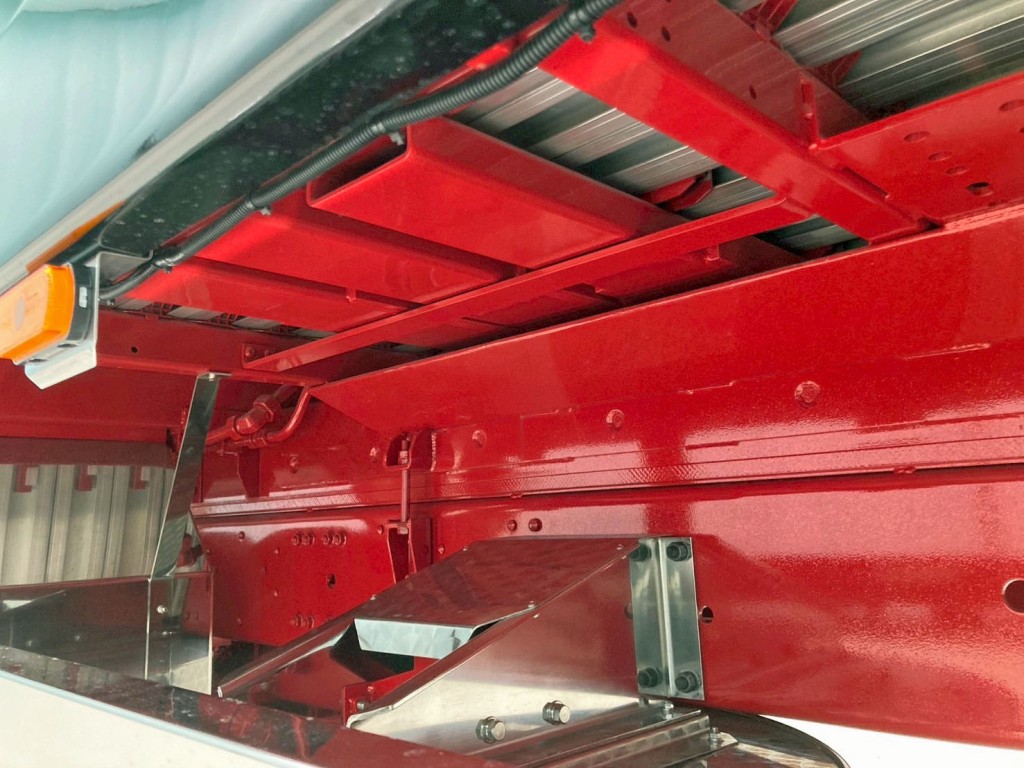 シャーシとネタの状態です。(縦ネタ・横ネタは鉄製です)|三菱 スーパーグレート 2KG-FS70HZの写真6