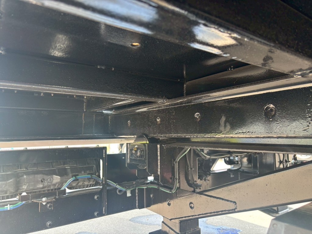 シャーシとネタの状態です。|三菱 スーパーグレート 2KG-FS70HZの写真8