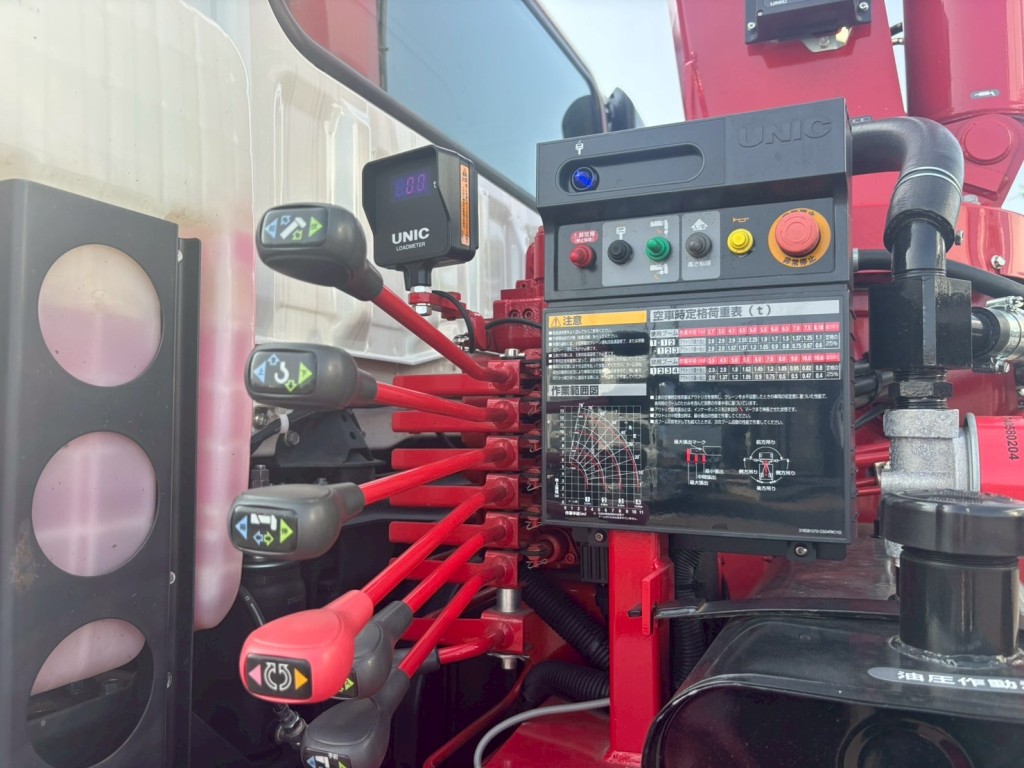 クレーンの操作レバーです。|三菱 スーパーグレート 2KG-FS70HZの写真20