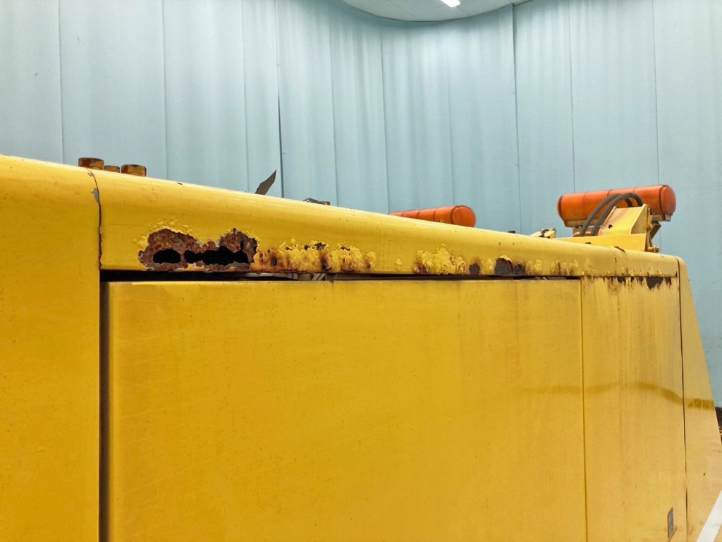 ボディー運転席側上部に腐食・穴あきがあります。|いすゞ フォワード TKG-FRR90T2改(2WD)の写真29