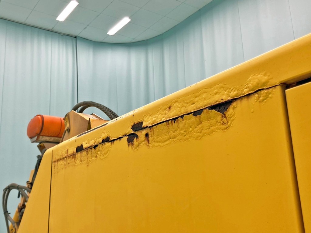 ボディー助手席側上部に腐食・穴あきがあります。|いすゞ フォワード TKG-FRR90T2改(2WD)の写真31