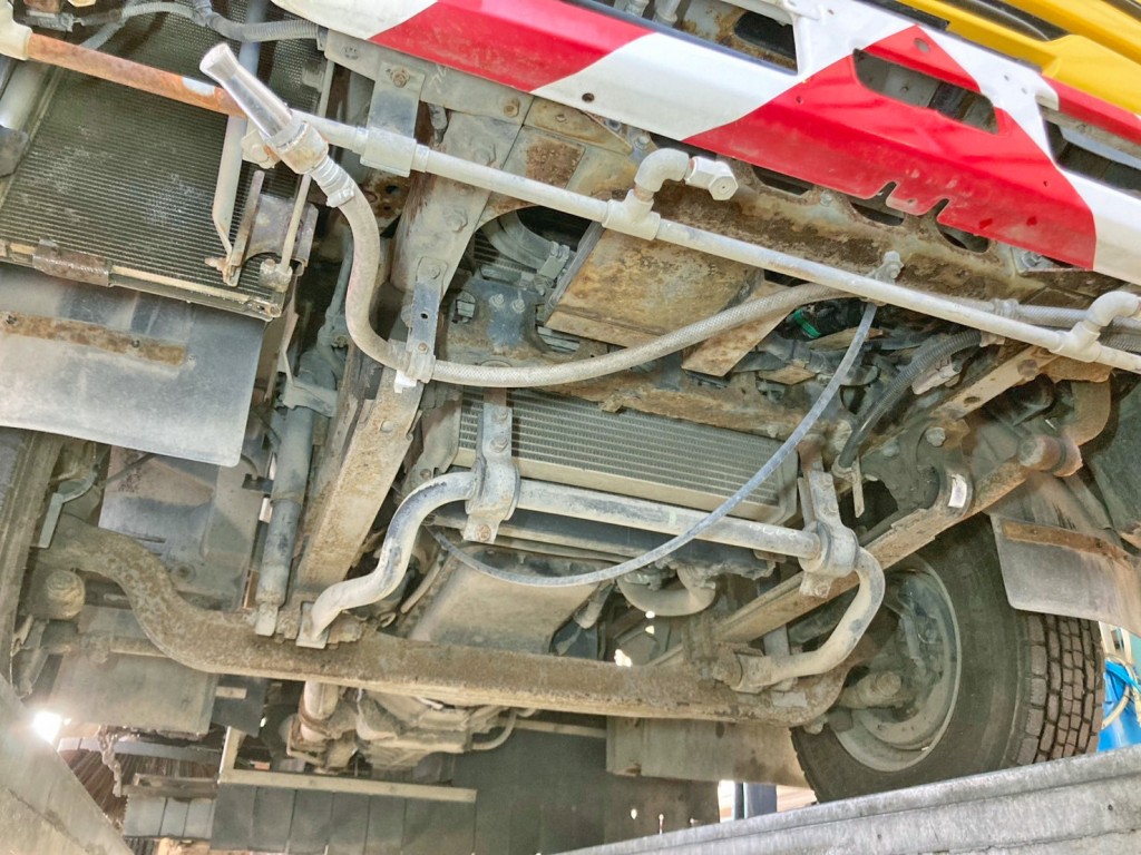 下回りの状態です。(前方より1枚目)|いすゞ フォワード TKG-FRR90T2改(2WD)の写真34