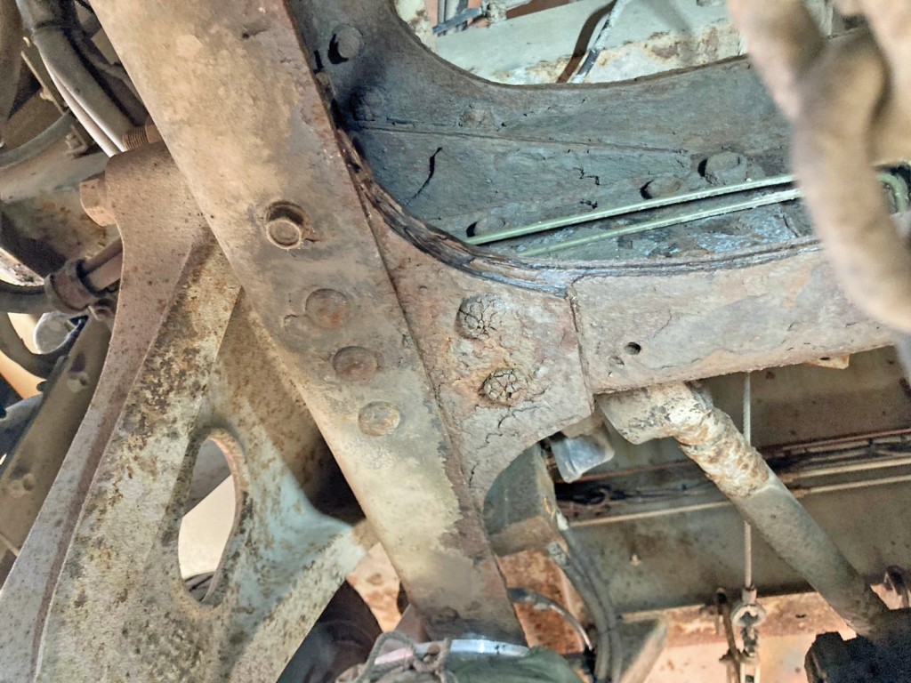 下回りの状態です。(前方より6枚目)|いすゞ フォワード TKG-FRR90T2改(2WD)の写真39