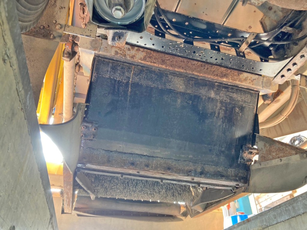 下回りの状態です。(前方より7枚目)|いすゞ フォワード TKG-FRR90T2改(2WD)の写真40