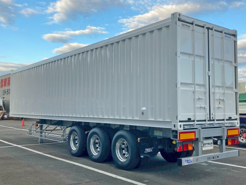 当該車両は、海コントレーラにムービングフロアーを積載しています。|トレクス CTB34004の写真1