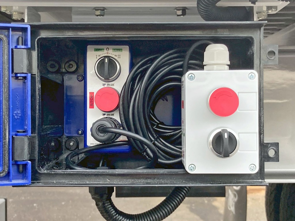 ムービングフロアーの操作スイッチです。|トレクス CTB34004の写真20