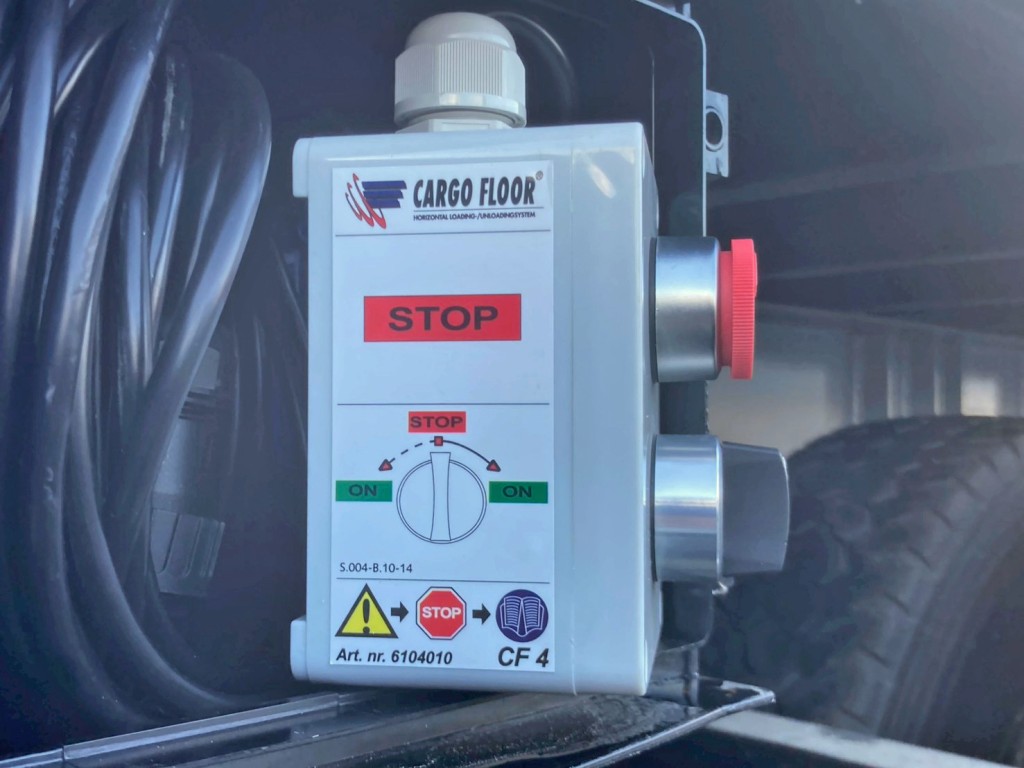 ムービングフロアーの操作説明図です。|トレクス  CTB34004の写真17