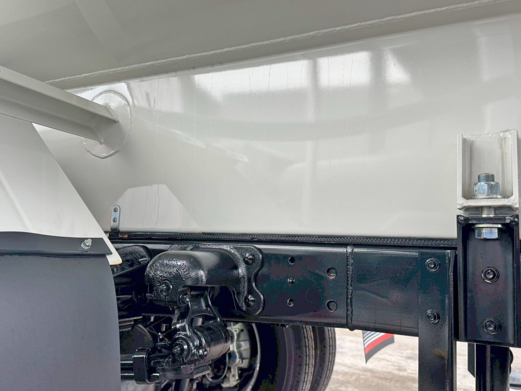 シャーシの状態です。|日野 デュトロ 2KG-XZU700M(2WD)の写真6