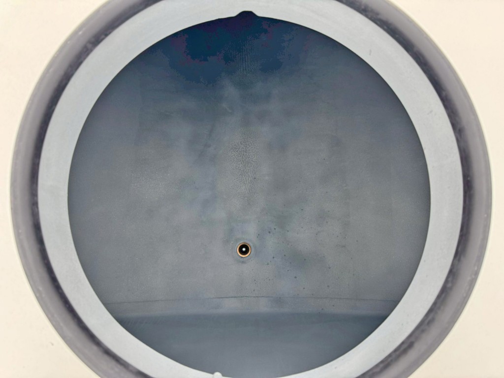 タンク内部の状態です。|日野 デュトロ 2KG-XZU700M(2WD)の写真8