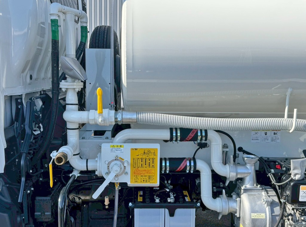 配管周りの状態です。|日野 デュトロ 2KG-XZU700M(2WD)の写真12