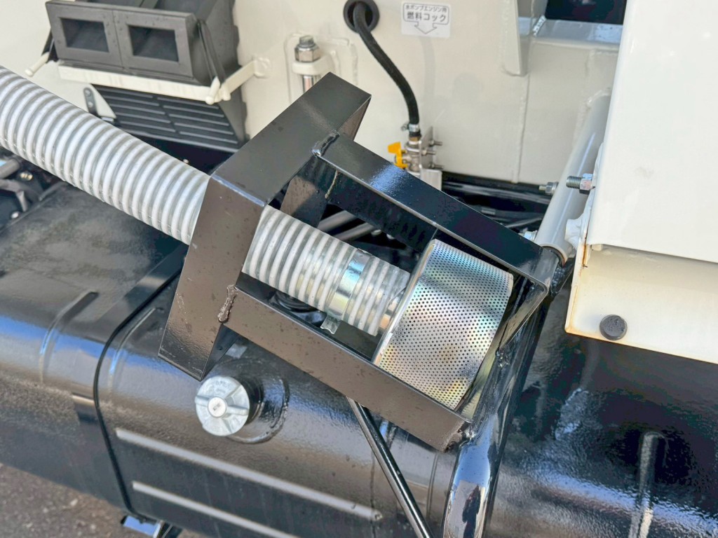 吸水ホースです。|日野 デュトロ 2KG-XZU700M(2WD)の写真15