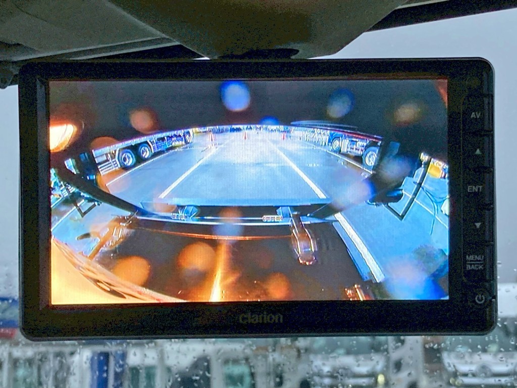 液晶バックモニター付きです。|日野 プロフィア 2DG-FS1AHEの写真22