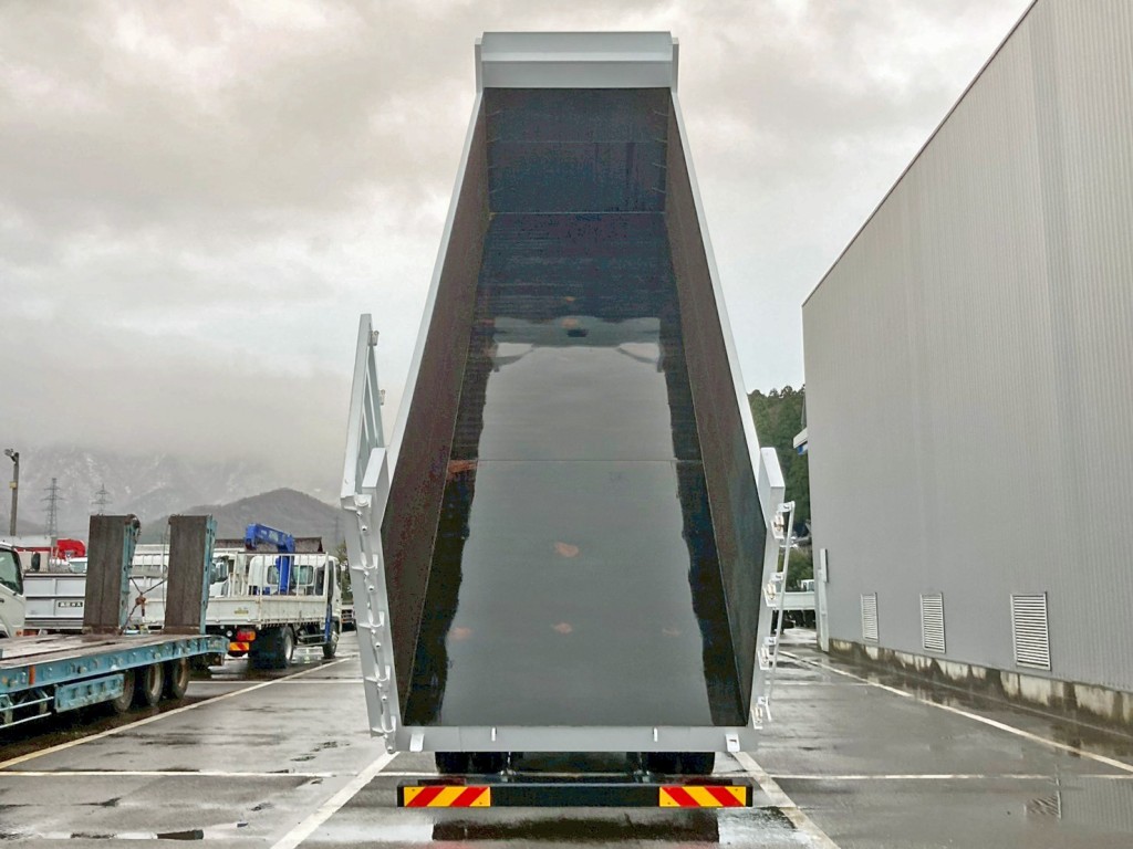 床は鉄板です。|日野 プロフィア 2DG-FS1AHEの写真8