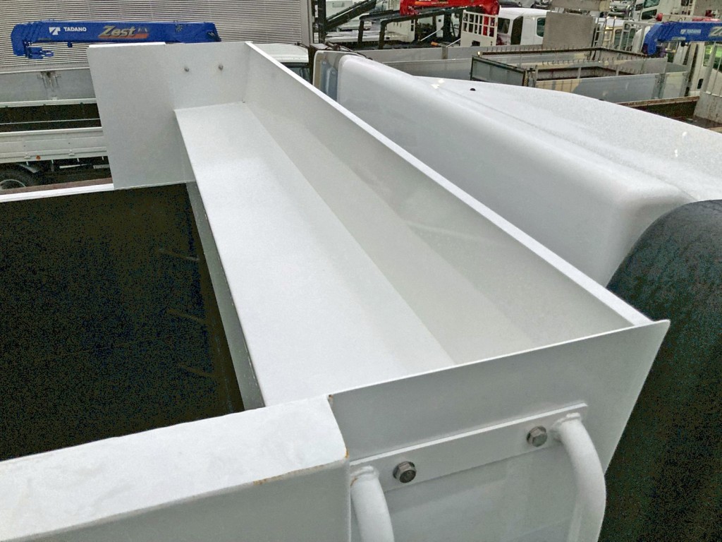 シートデッキの状態です。|日野 プロフィア 2DG-FS1AHEの写真11