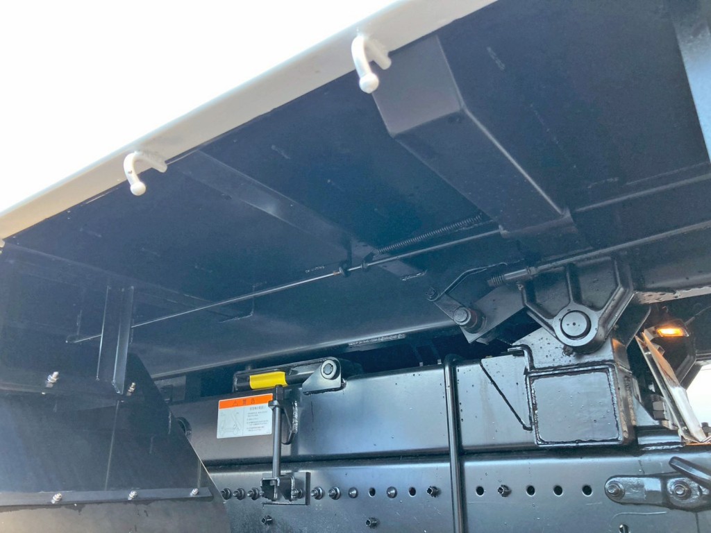 シャーシとネタの状態です。(縦ネタ・横ネタは鉄製です)|日野 プロフィア 2DG-FS1AJEの写真6