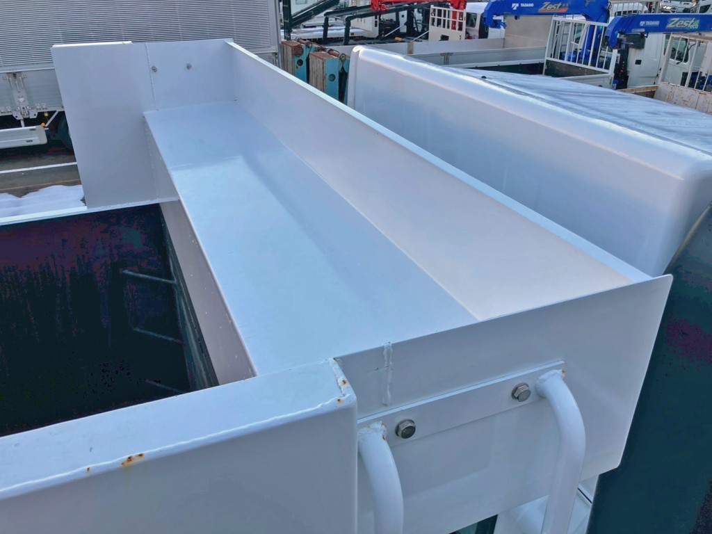 シートデッキの状態です。|日野 プロフィア 2DG-FS1AJEの写真11