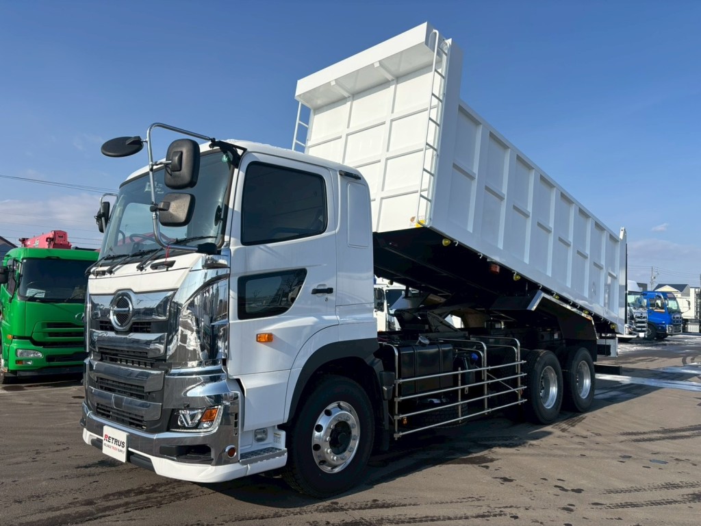 フロント周り、メッキパーツで飾っています。|日野 プロフィア 2DG-FS1AJEの写真1