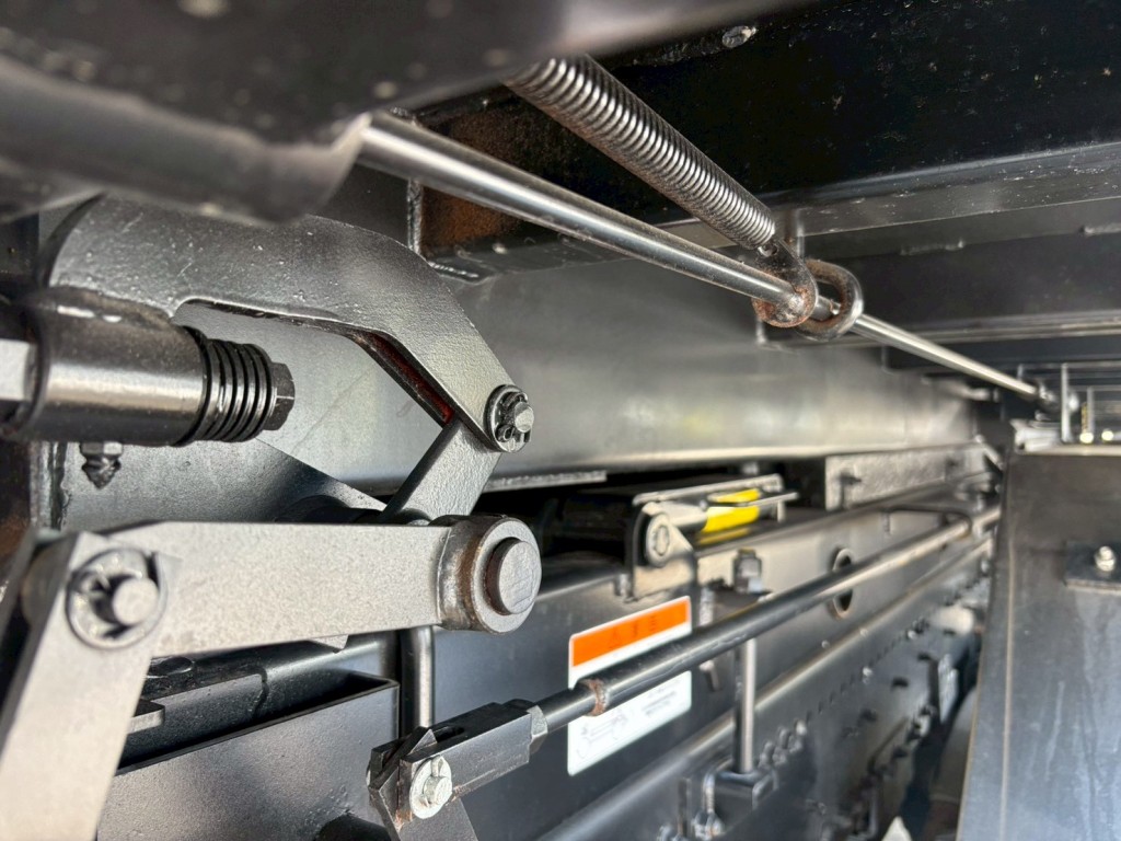 シャーシとネタの状態です。|日野 プロフィア 2DG-FS1AJEの写真7