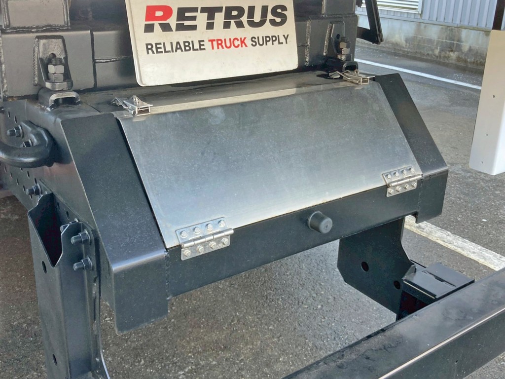 リヤに工具箱が付いています。|日野 プロフィア 2DG-FS1AJEの写真20