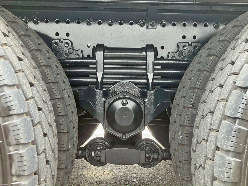 リーフサスです。|日野 プロフィア 2DG-FS1AHEの写真5