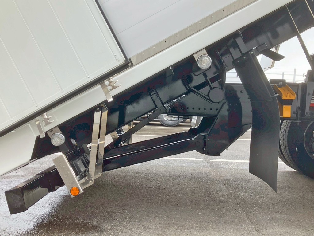 リアバンパーは可倒式です。|日野 プロフィア 2DG-FS1AHEの写真21