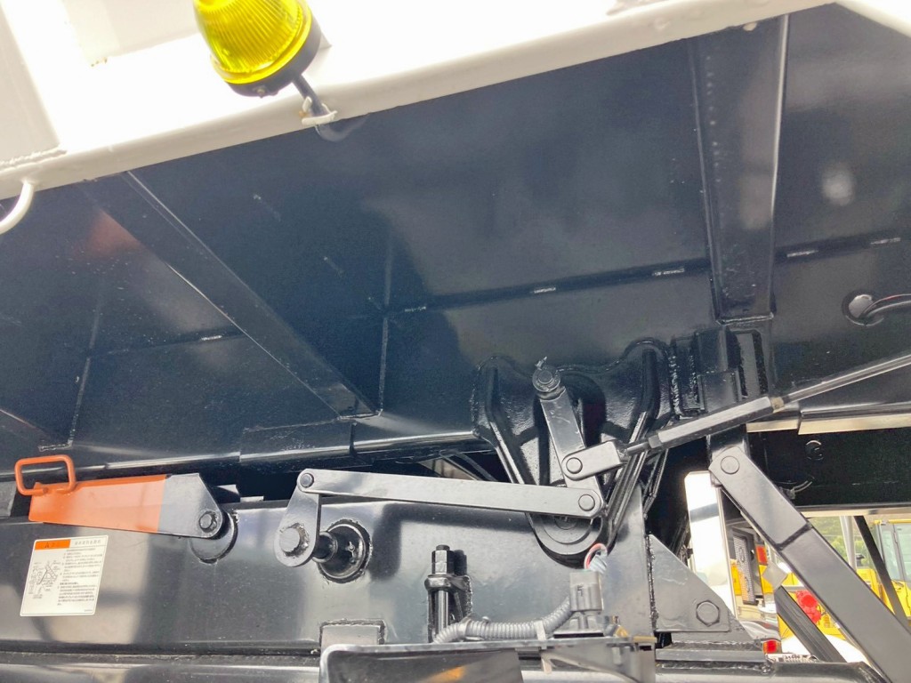 シャーシとネタの状態です。(縦ネタ・横ネタは鉄製です)|日野 プロフィア 2DG-FS1AHEの写真6