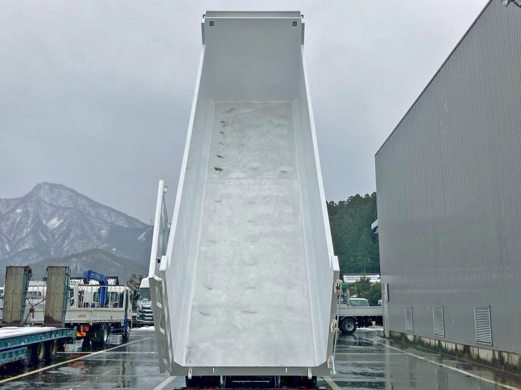 床は鉄板です。|日野 プロフィア 2DG-FS1AHEの写真8