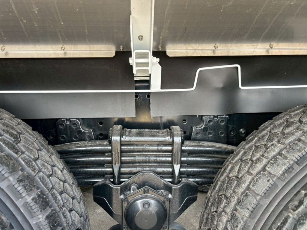 リーフサスです。|日野 プロフィア 2DG-FS1AHEの写真5