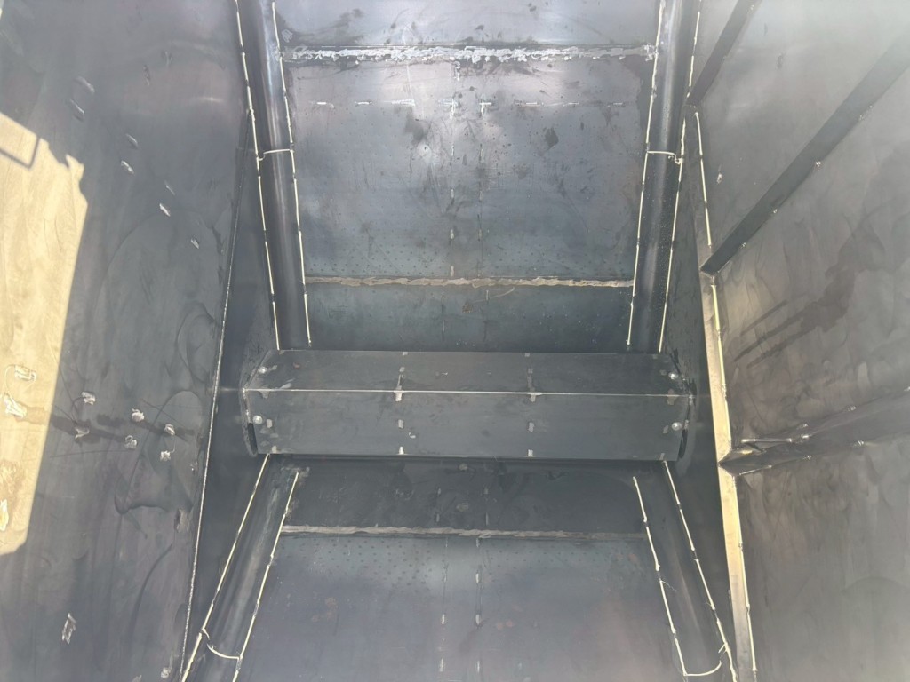 前方5室目です。|日野 プロフィア 2DG-FS1AHEの写真15