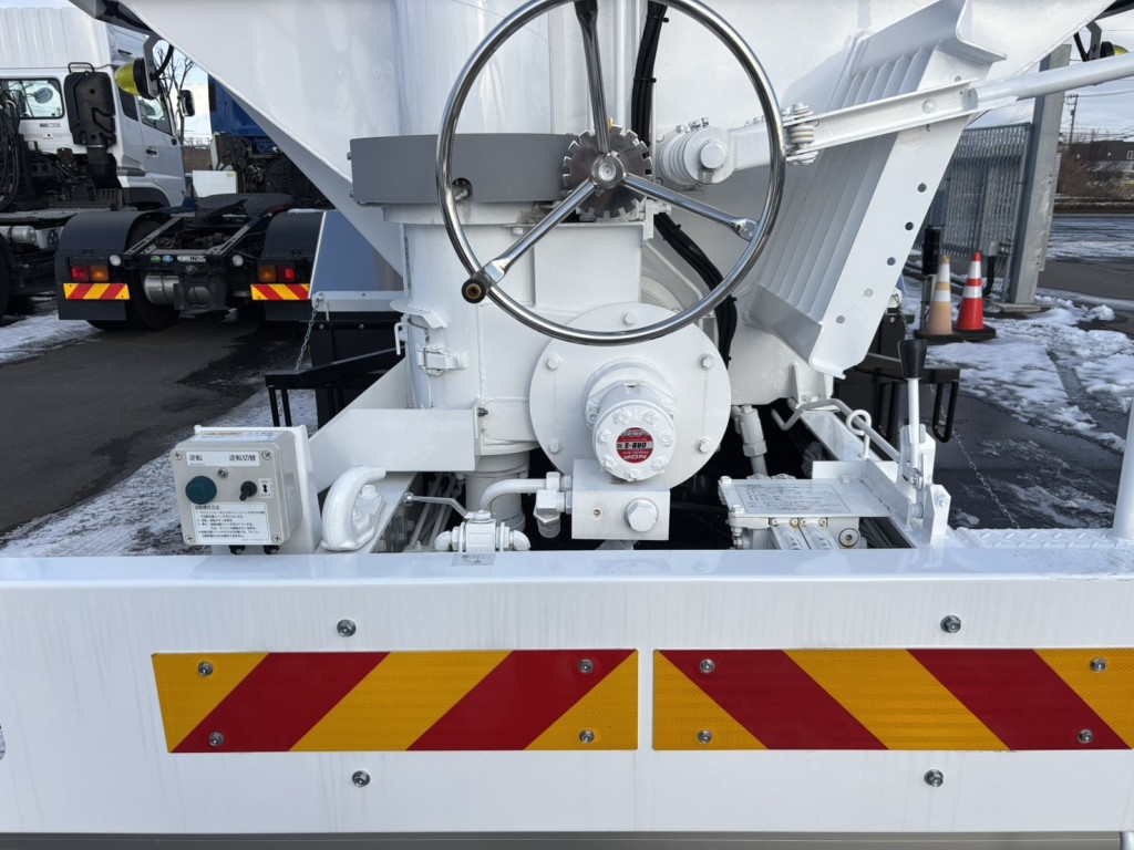 上物操作ハンドルです。|日野 プロフィア 2DG-FS1AHEの写真18