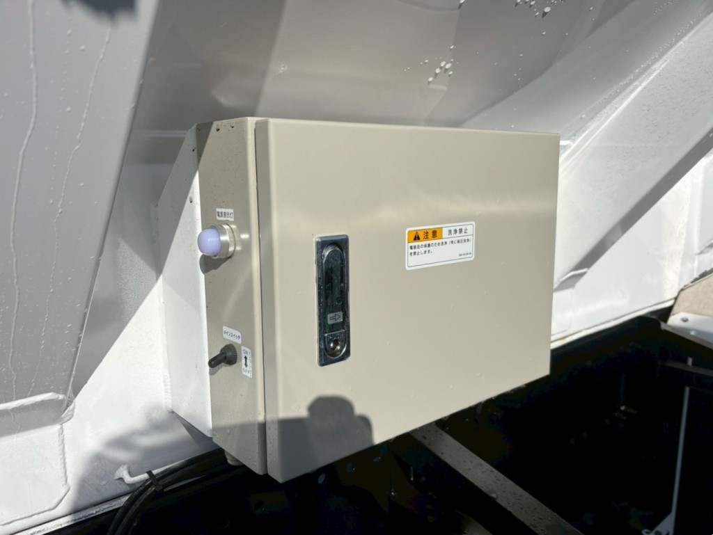 日野 プロフィア 2DG-FS1AHEの写真21