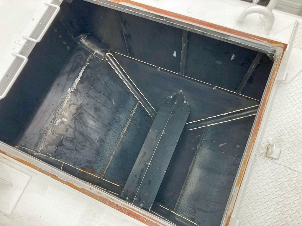 1室目|日野 プロフィア 2KG-FS1AHCの写真10