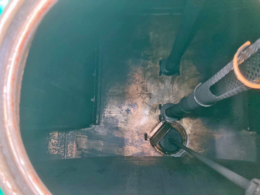 タンク内部の状態です。(前方より1室目)|東邦 TT28J9C2改の写真10
