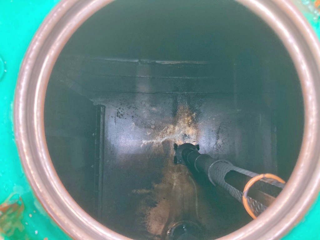 タンク内部の状態です。(前方より5室目)|東邦 TT28J9C2改の写真14