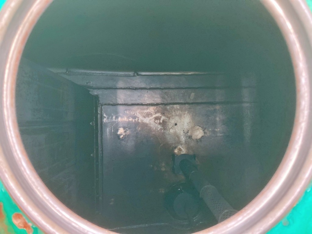 タンク内部の状態です。(前方より6室目)|東邦 TT28J9C2改の写真15