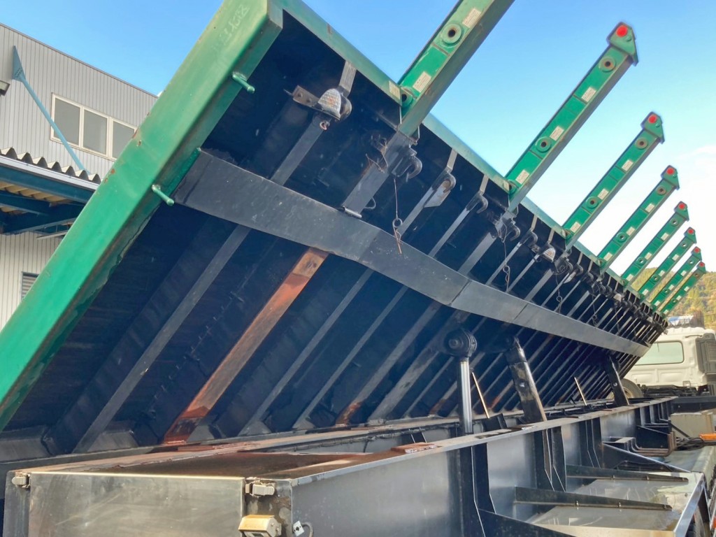 床板下回りの状態です。(後方より)|東急  TF28H7B2Sの写真12