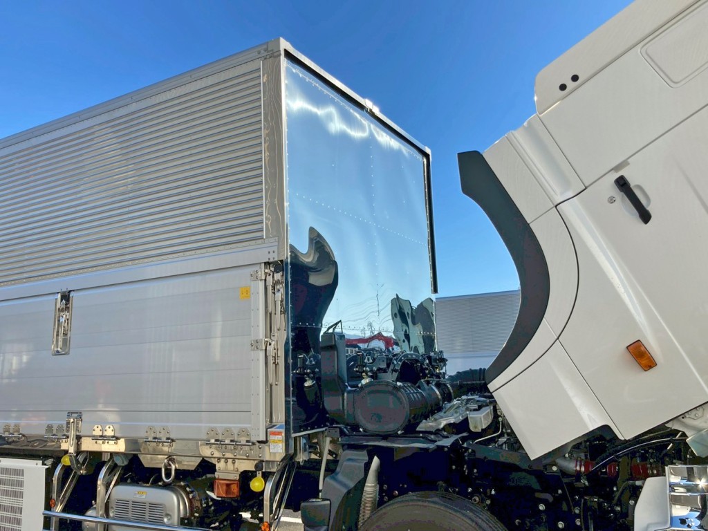 ボディー前壁もステンレス製です。|日野 プロフィア 2DG-FR1AHCの写真16