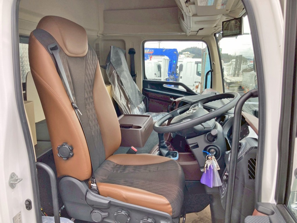 ハイルーフキャビンです。|日野 プロフィア 2DG-FW1AHCの写真7