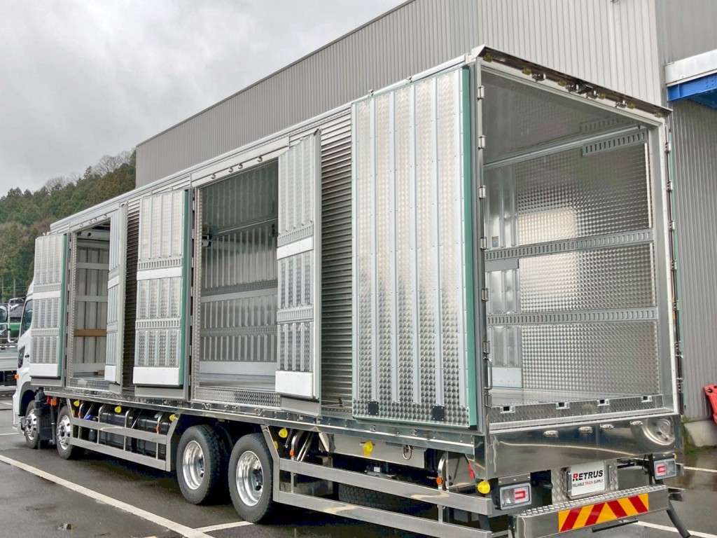 サイドドア・リヤドアを開いた状態です。|日野 プロフィア 2DG-FW1AHCの写真28