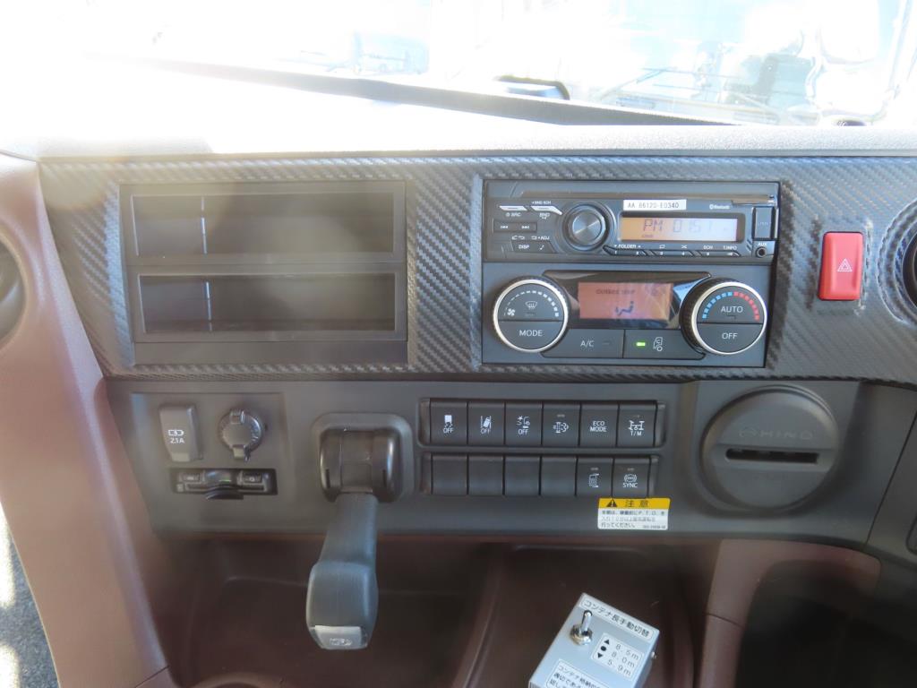 インパネ周りの状態です。|日野 プロフィア 2DG-FS1AHEの写真16