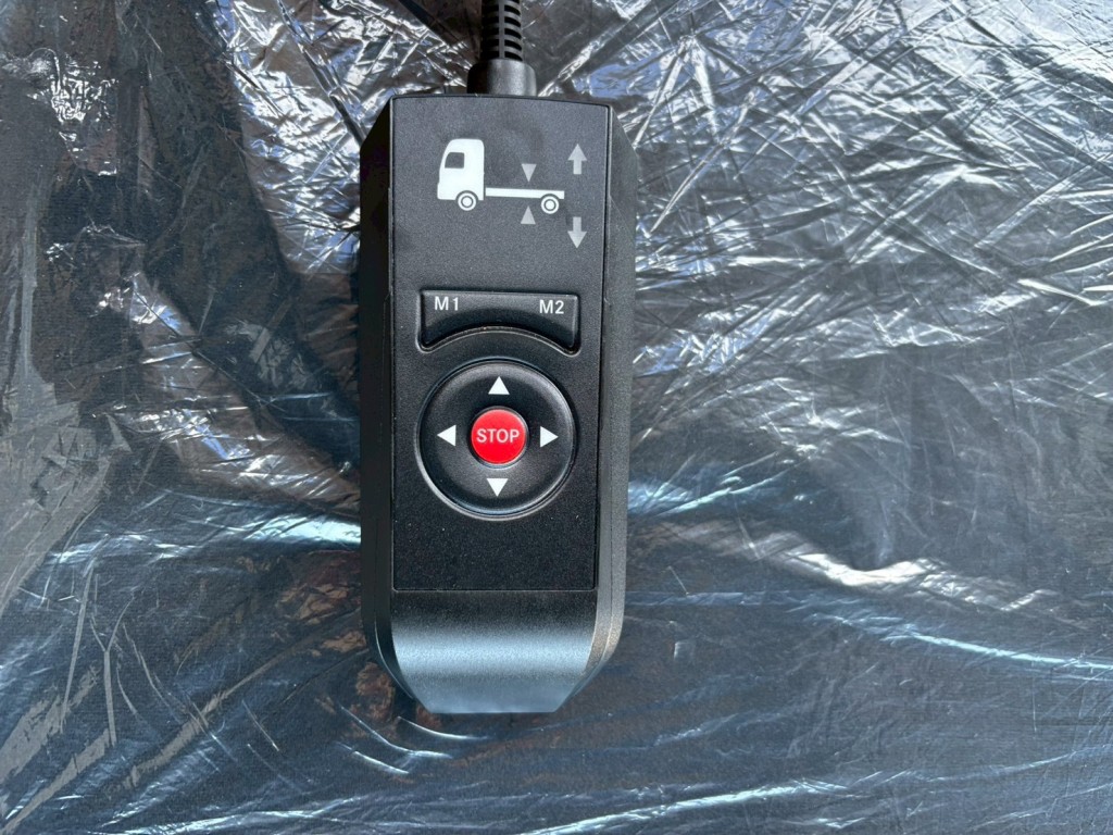 エアサスのコントローラーです。|三菱 スーパーグレート 2PG-FS84VZの写真21