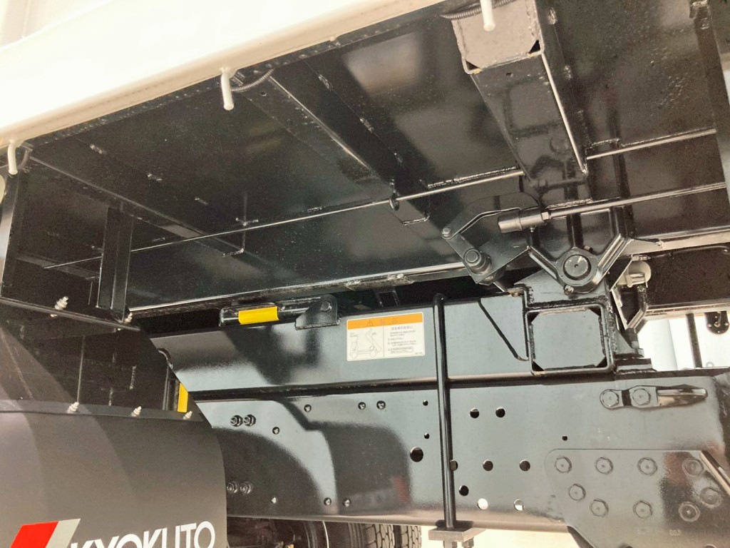 シャーシとネタの状態です。(縦ネタ・横ネタは鉄製です)|三菱 スーパーグレート 2PG-FV80VYの写真6