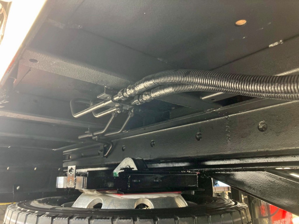 シャーシとネタの状態です。(縦ネタ・横ネタは鉄製です)|日野 プロフィア 2DG-FW1AHCの写真6